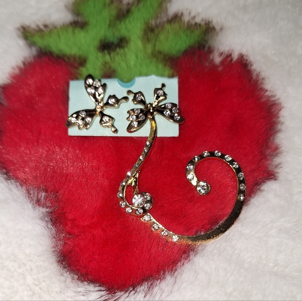 Gold Tone Rhinestone Butterfly Earrings Pair